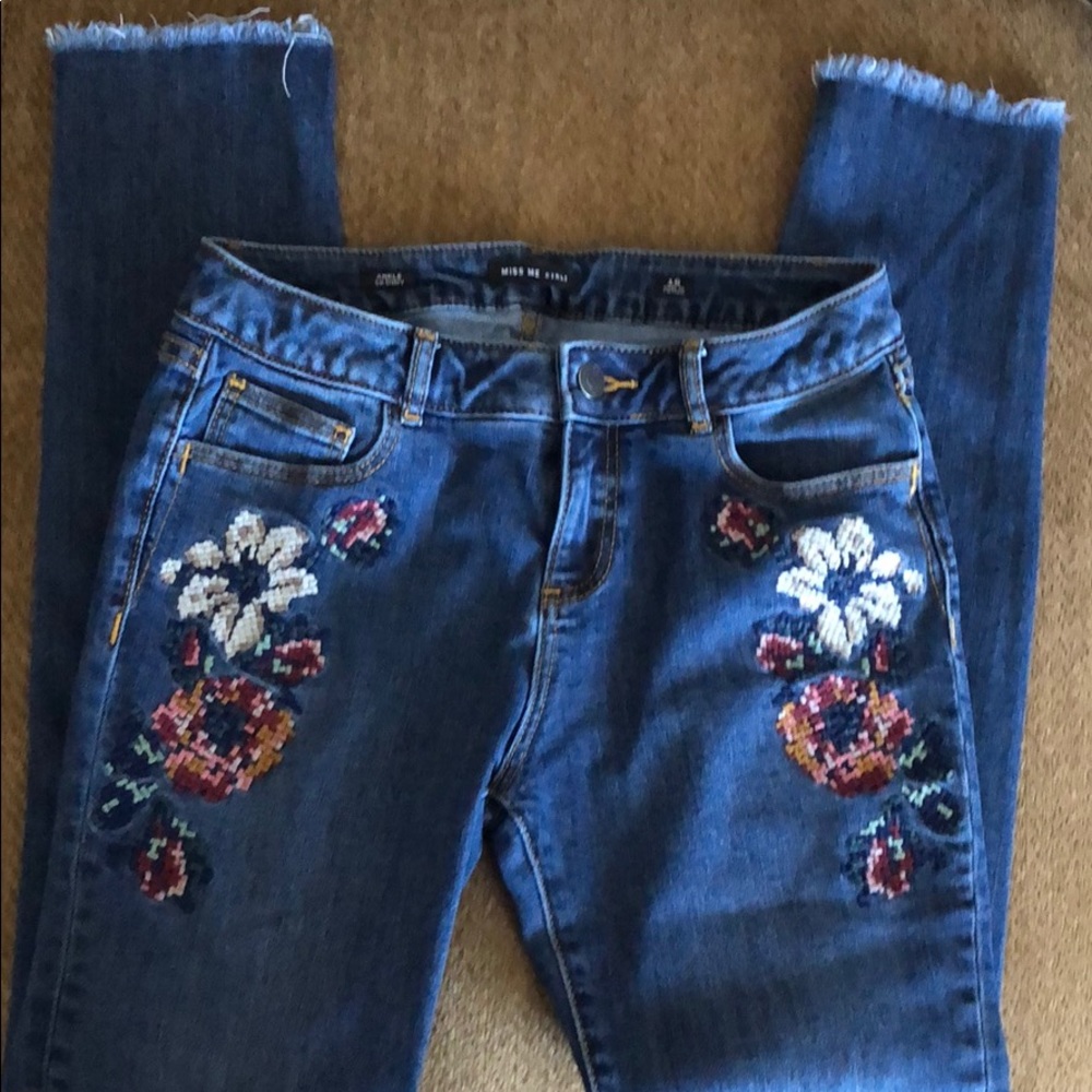 Miss Me Ankle Jeans